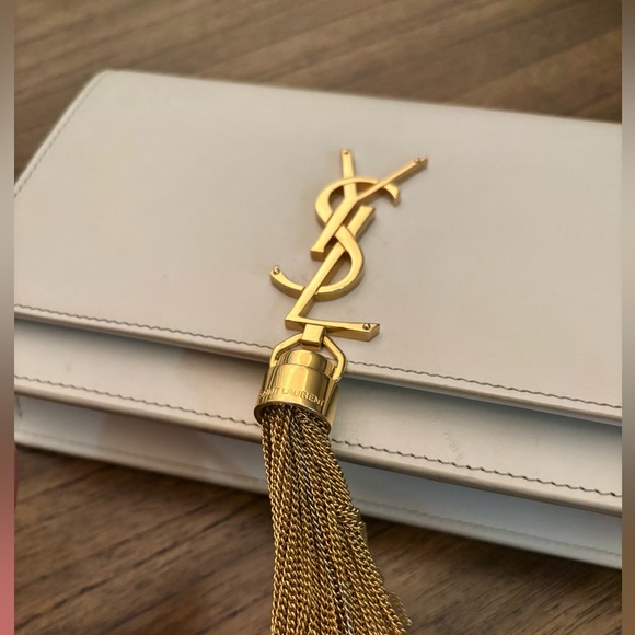 Yves Saint Laurent white Mono Barca chain purse - Picture 2 of 12